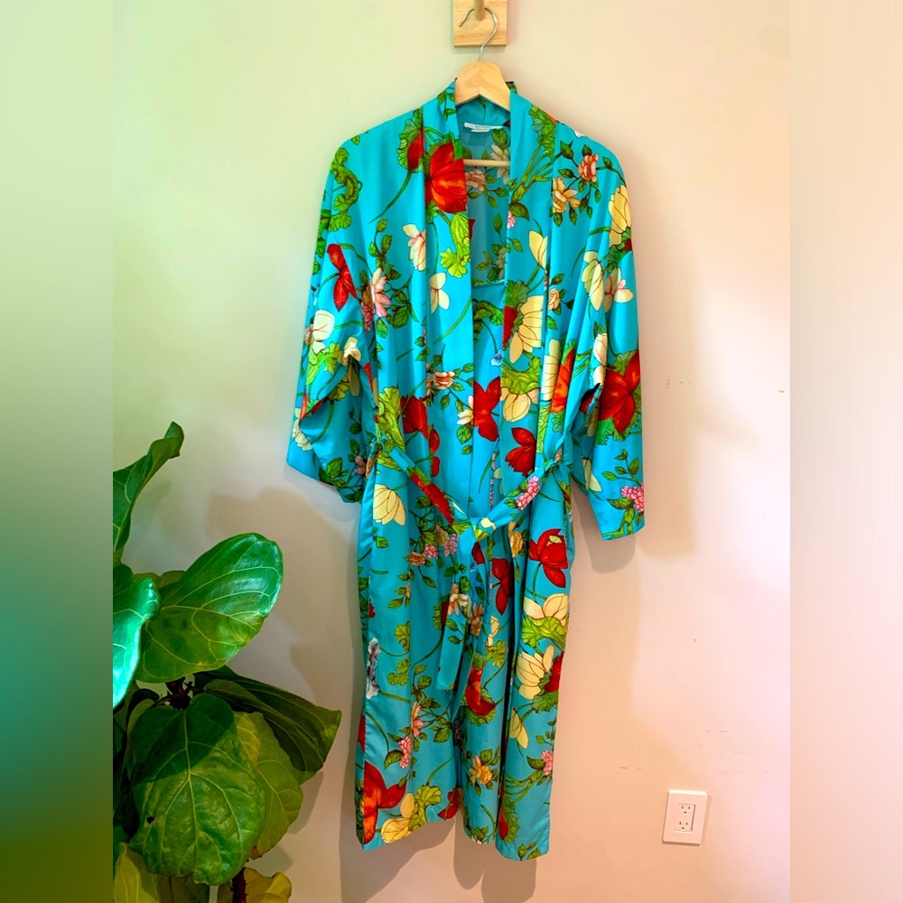 Natori sleep set- nightgown and robe